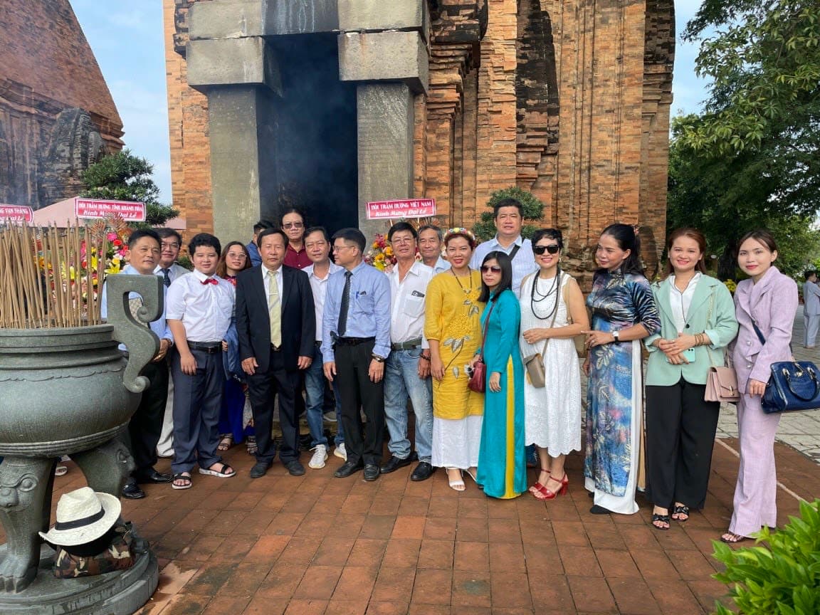 Hội trầm hương Việt Nam tham dự lễ giỗ tổ ngành trầm hương, thăm và làm việc với hội trầm hương tỉnh Khánh Hoà